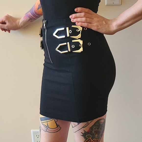 Fashion Nova Buckle Skirt - Picture 2 of 2